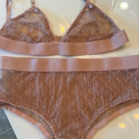 Gucci Women's Lace Intimate Set in Pink - Picture 2 of 5